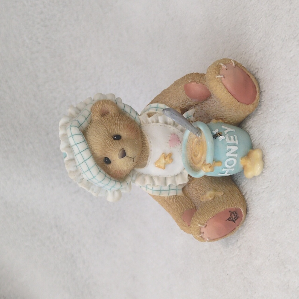 Cherished Teddies "Your A Honey Of A Friend" Figurine